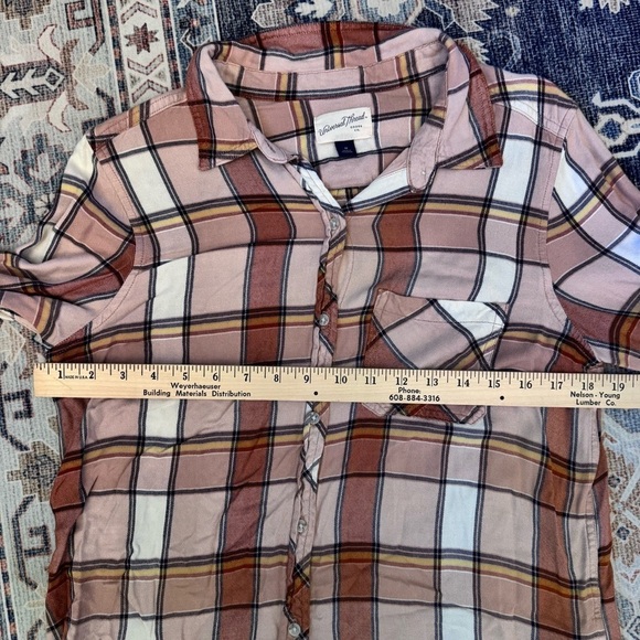 Universal Thread Plaid Lightweight Button Down Long Sleeve Size Medium - Picture 9 of 10